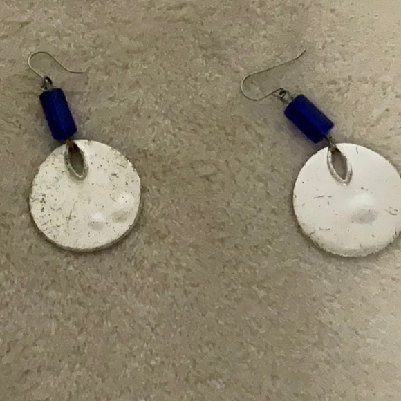 Earring - Picture 2 of 4